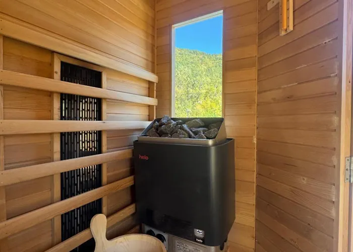 Отель El & De 4*